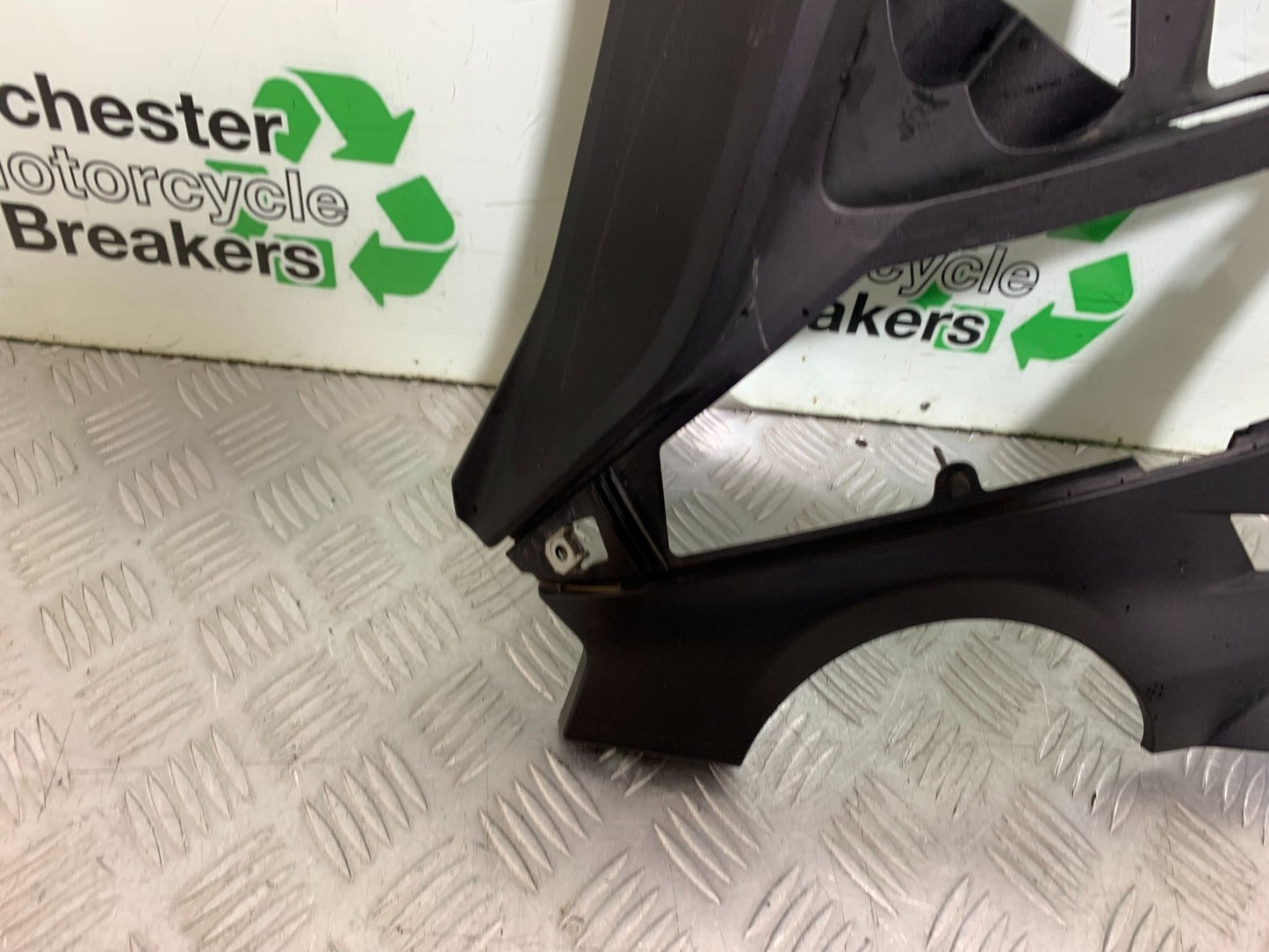 BMW F800 GT RIGHT FAIRING PANEL   YEAR 2013-2017 (CMB1248)