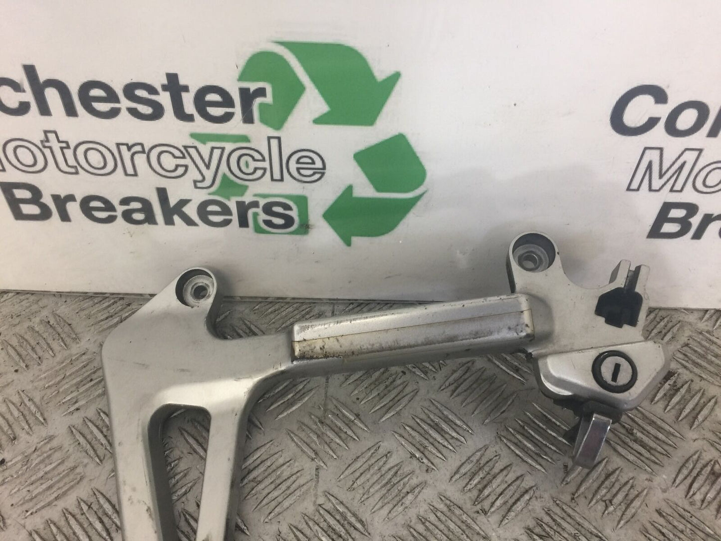 HONDA VFR800 VFR 800 LEFT REAR HANGER  YEAR 1998-2001(PRE V-TEC) STOCK NO 288
