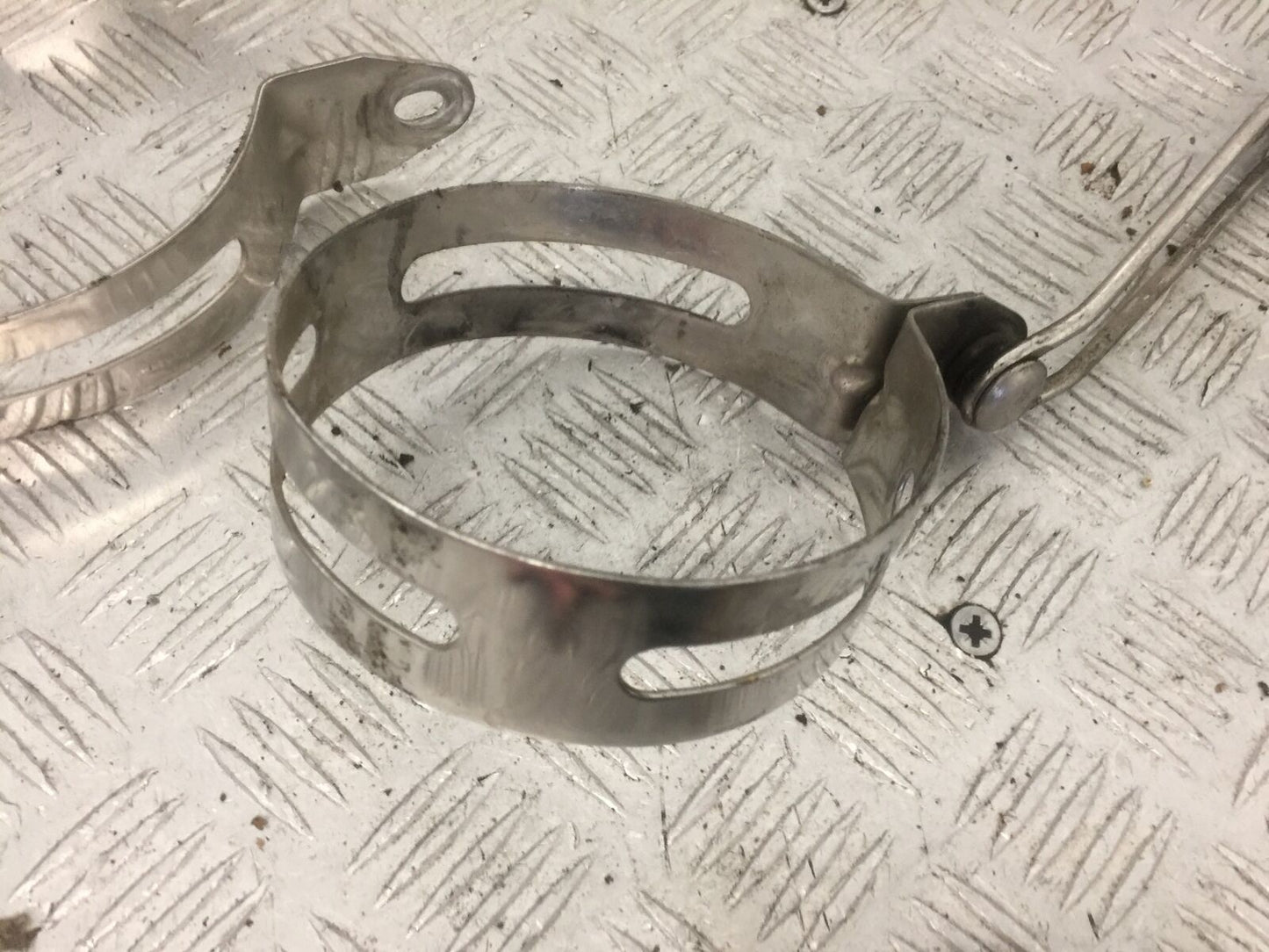 BMW K1200 RS K1200 RS EXHAUST BRACKET YEAR 2000 (STOCK 856)