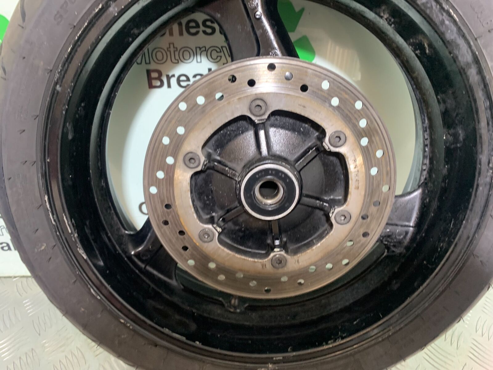 HONDA CBR1100 BLACKBIRD REAR WHEEL  YEAR 1996-1998 (CMB1017)
