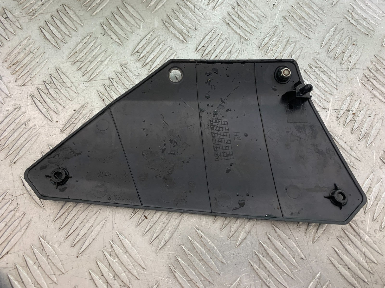 ROYAL ENFIELD HIMALAYAN 411 SIDE PANEL  YEAR 2018-2023 (CMB1279)