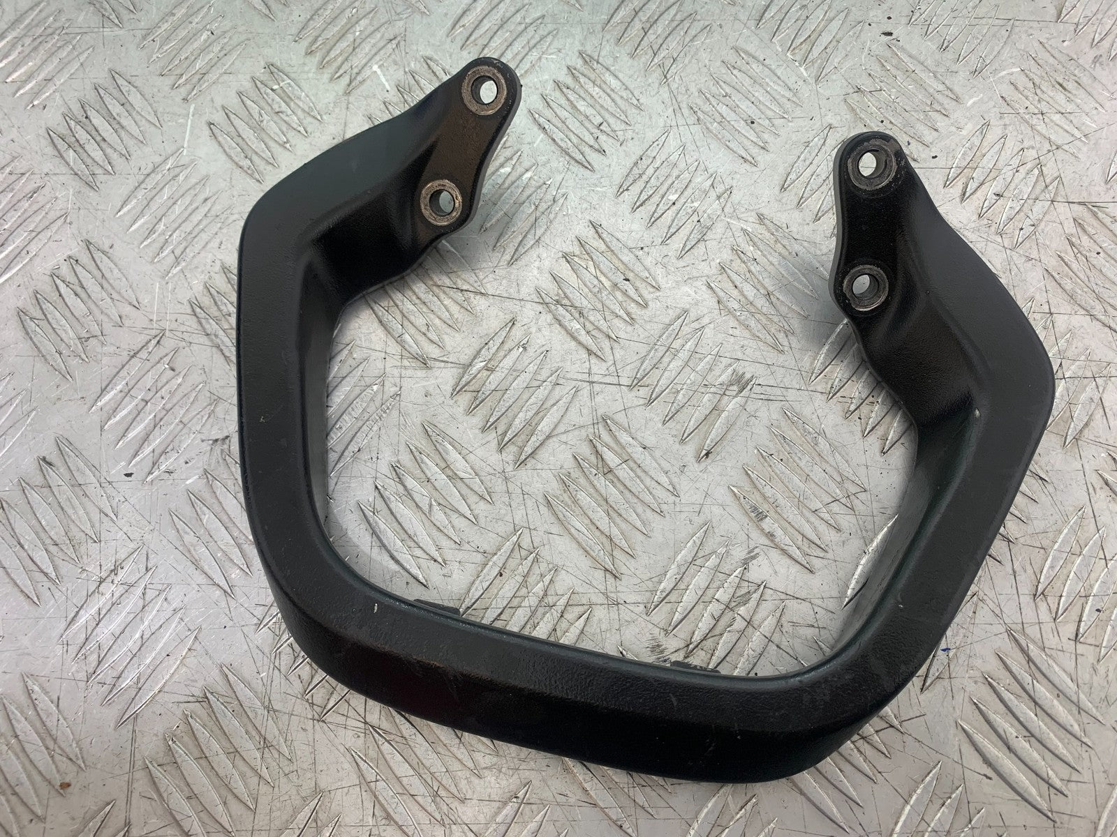 TRIUMPH 1050 SPRINT ST GRAB RAIL YEAR 2004-2007 (CMB1197)