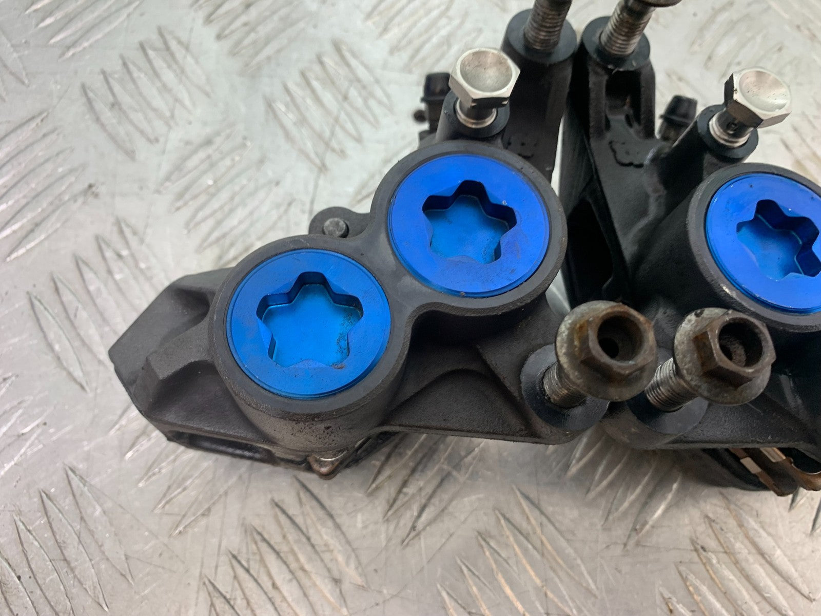 YAMAHA FZS1000 FAZER FRONT BRAKE CALIPERS  YEAR 2001-05 (CMB1275)