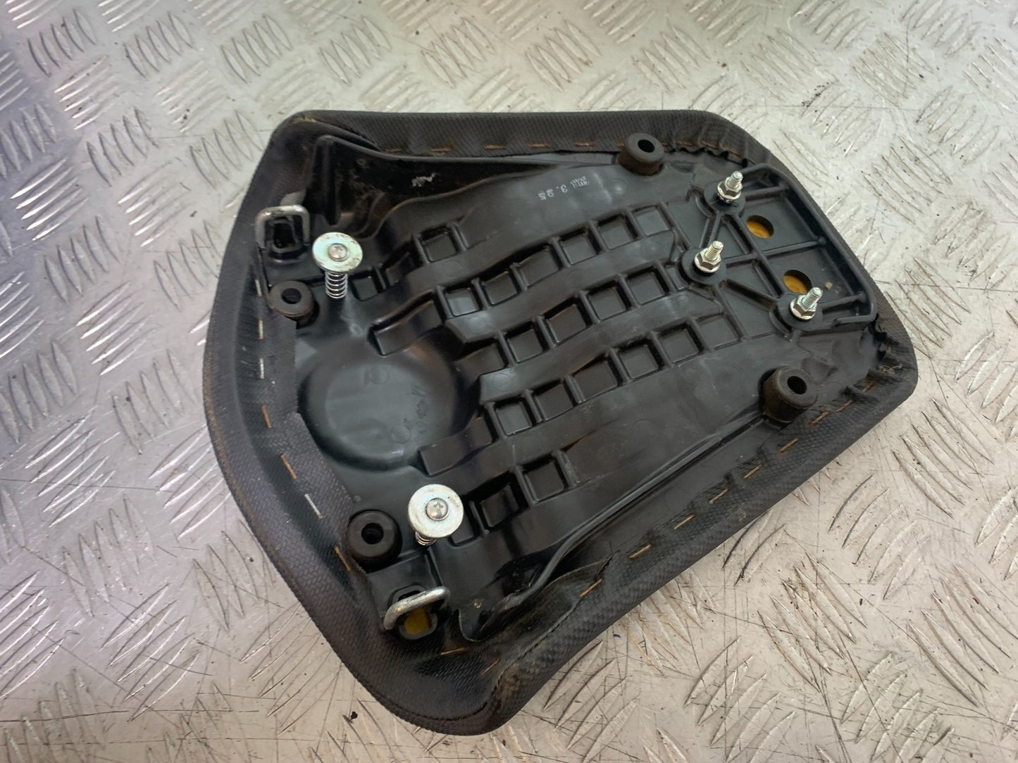 HONDA NC750 NC 750 X DCT REAR SEAT NO HOLES  YEAR 2019 (CMB1223)