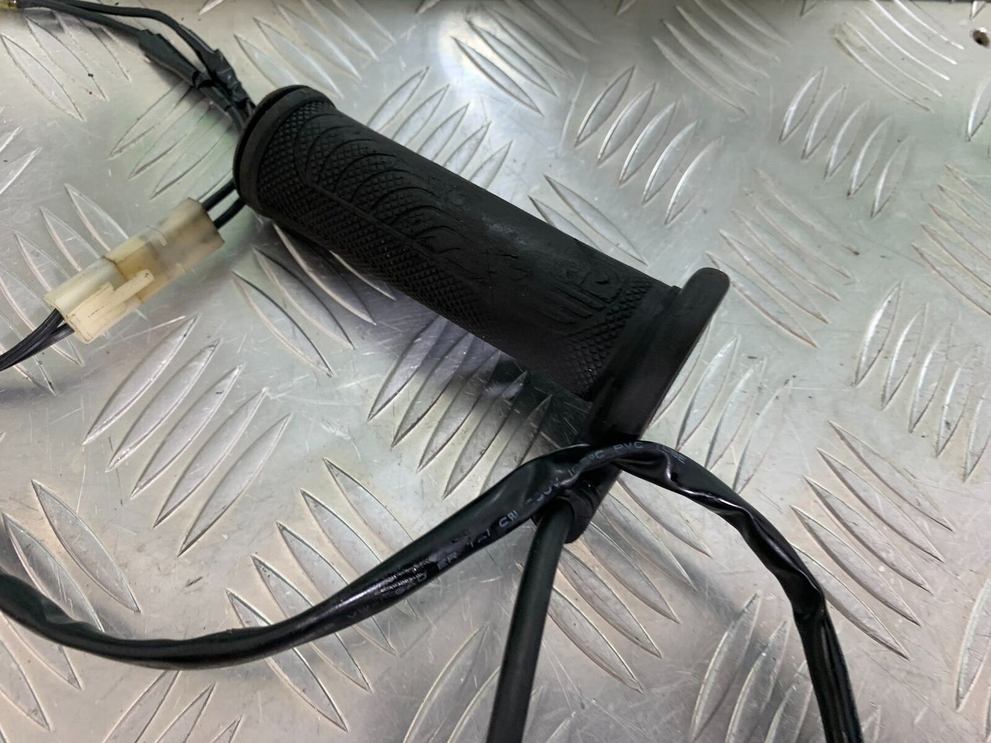 SUZUKI SV650 SV 650 1 X HEATED GRIP  YEAR 2003-2006 (CMB1024)
