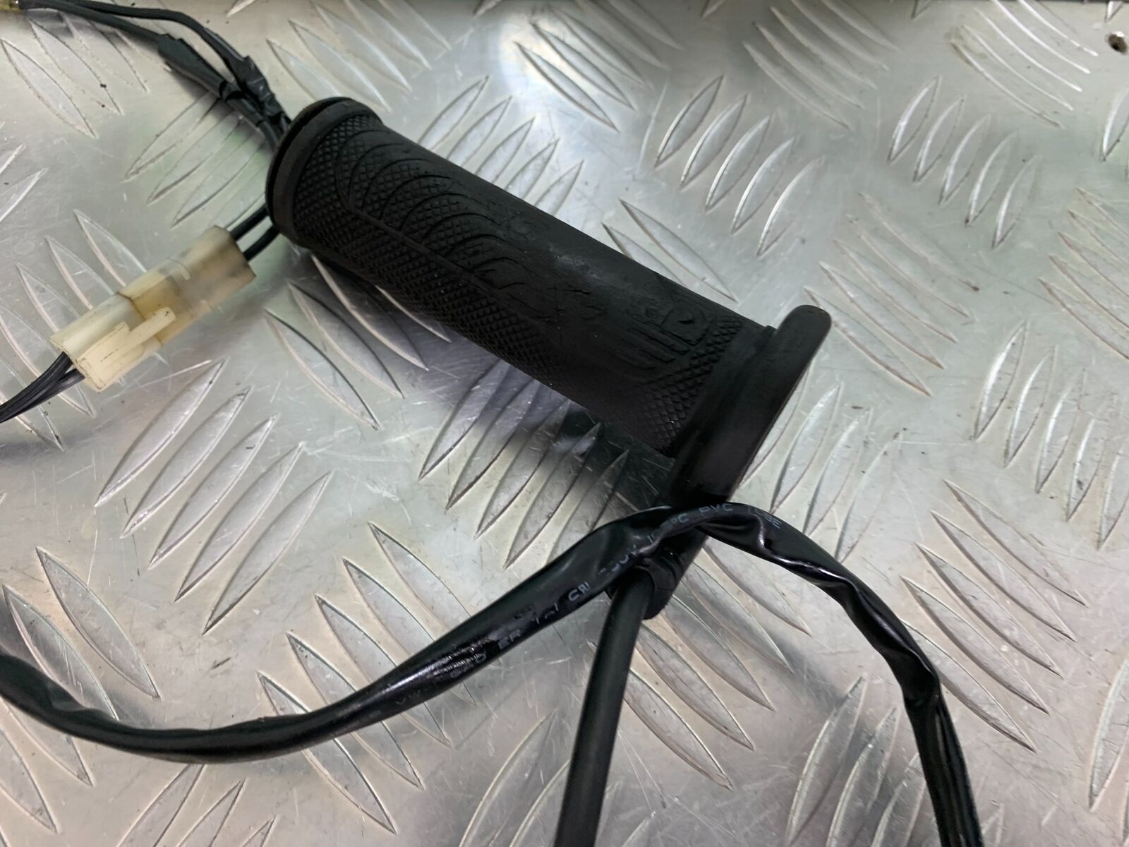 SUZUKI SV650 SV 650 1 X HEATED GRIP  YEAR 2003-2006 (CMB1024)