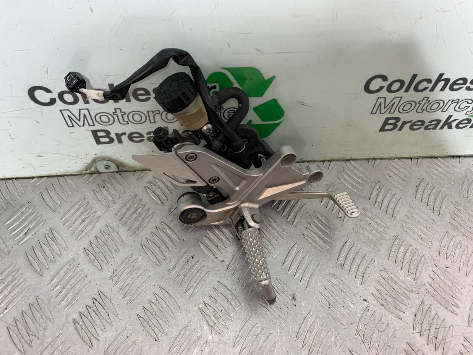 HONDA CBR1000 RR FRONT RIGHT HANGER  YEAR 2008-2011 (CMB1330)