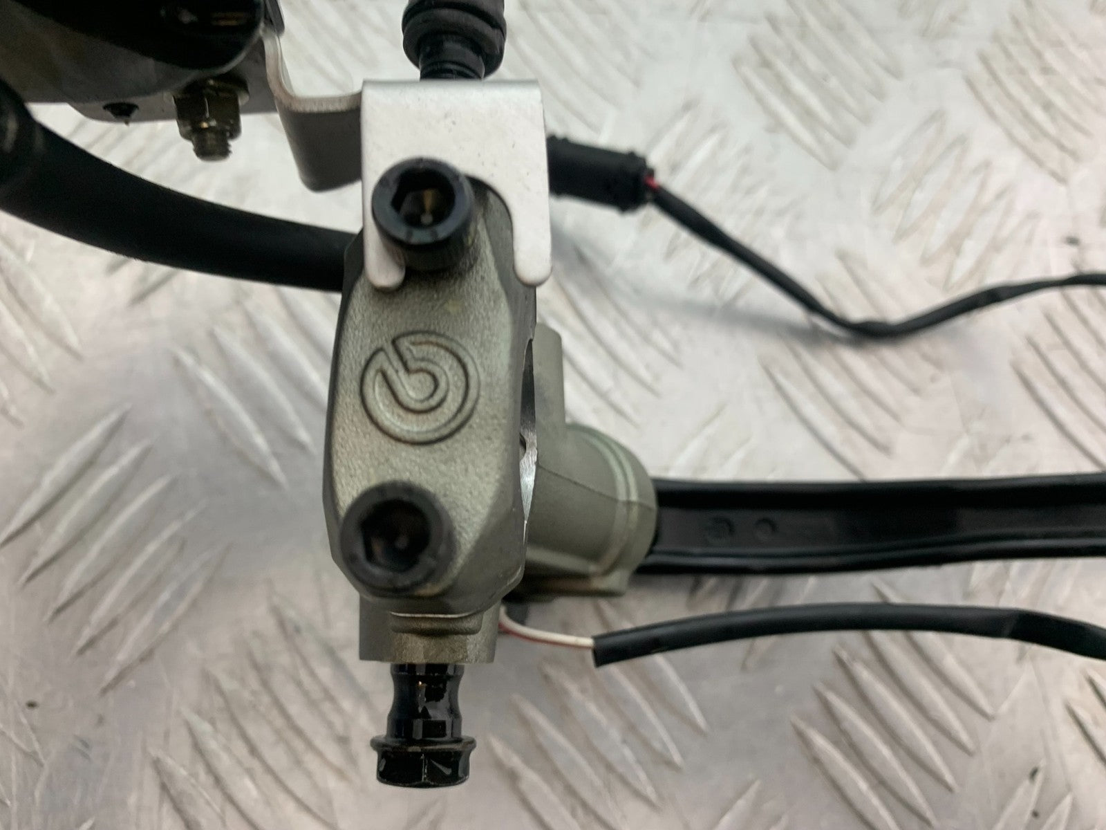 DUCATI 937 MONSTER FRONT MASTER CYLINDER  YEAR 2021-2024 (CMB1270)