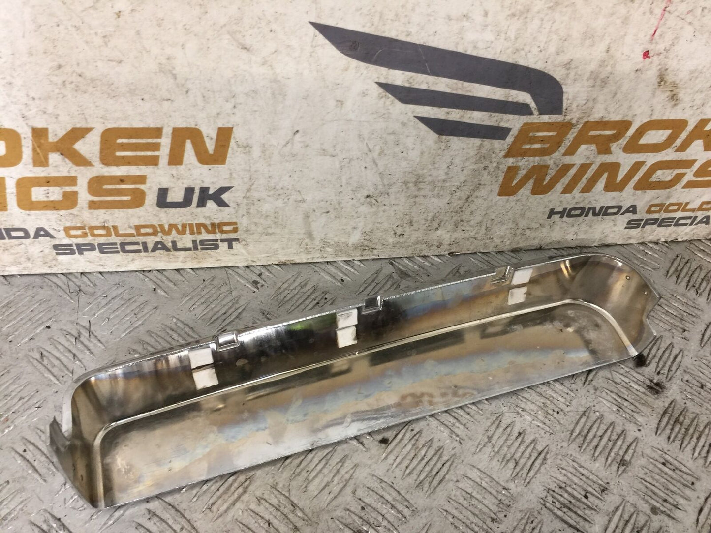 HONDA GL1800 GL 1800 RIGHT CHROME ENGINE COVER   YEAR 2004-10 ABS (STOCK 890)