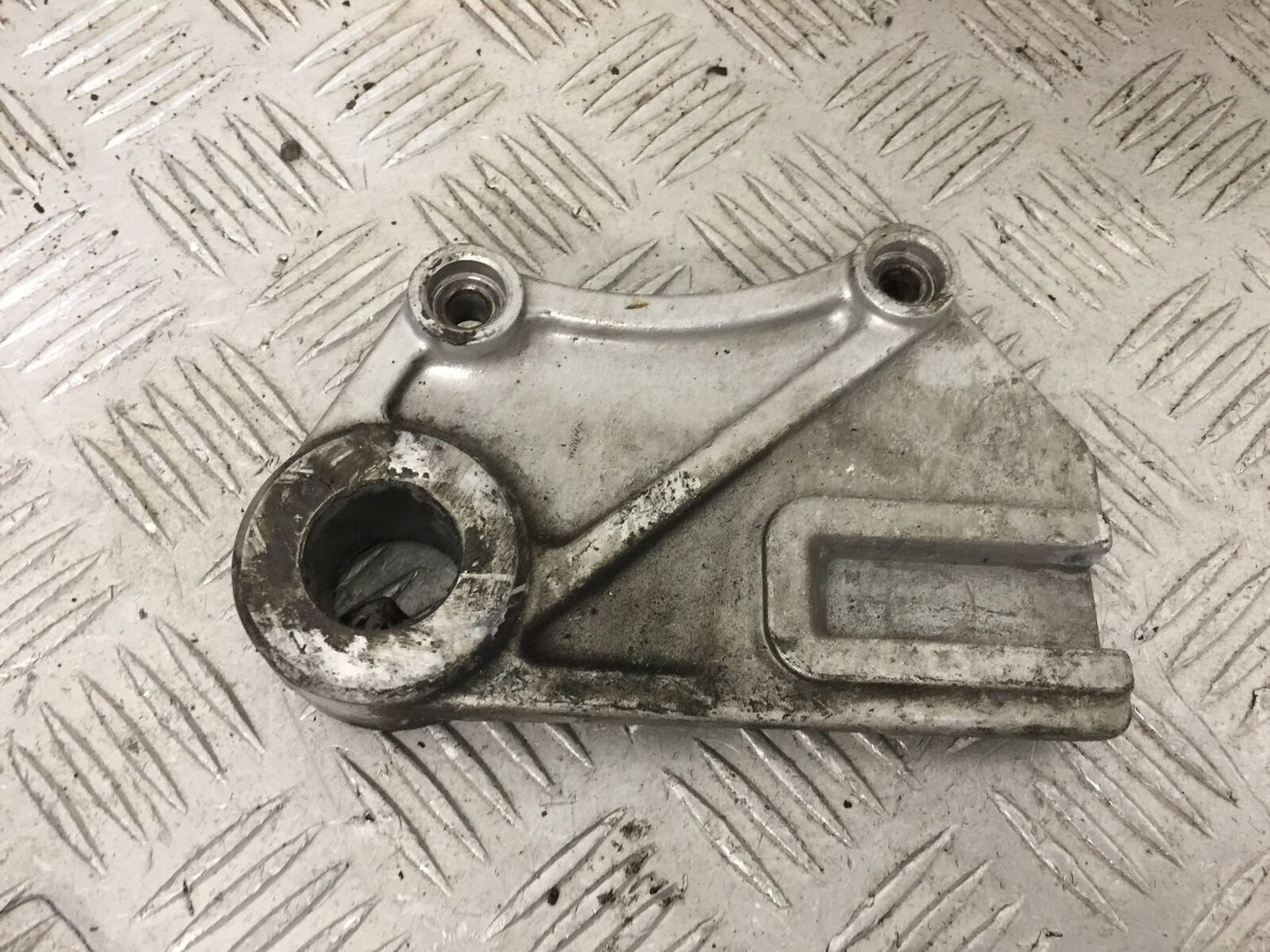 KAWASAKI ZX9R ZX9B REAR CALIPER BRACKET  YEAR 1994 (STOCK 860)