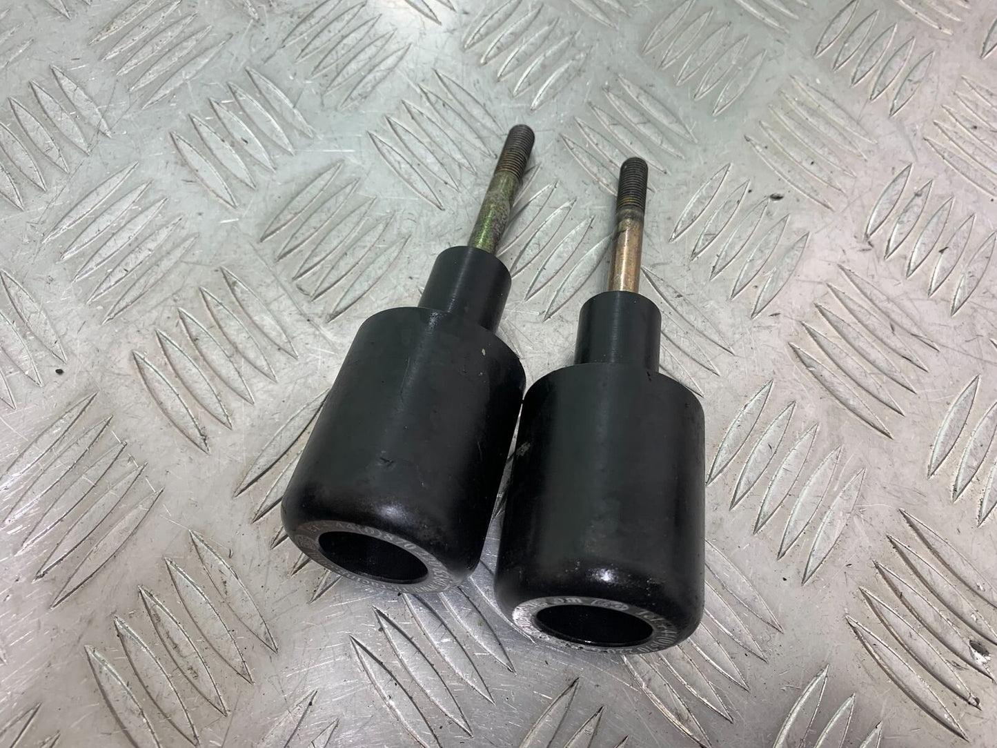 HONDA CBR1100 BLACKBIRD CRASH BOBBINS  YEAR 1999-2005  (CMB1103)