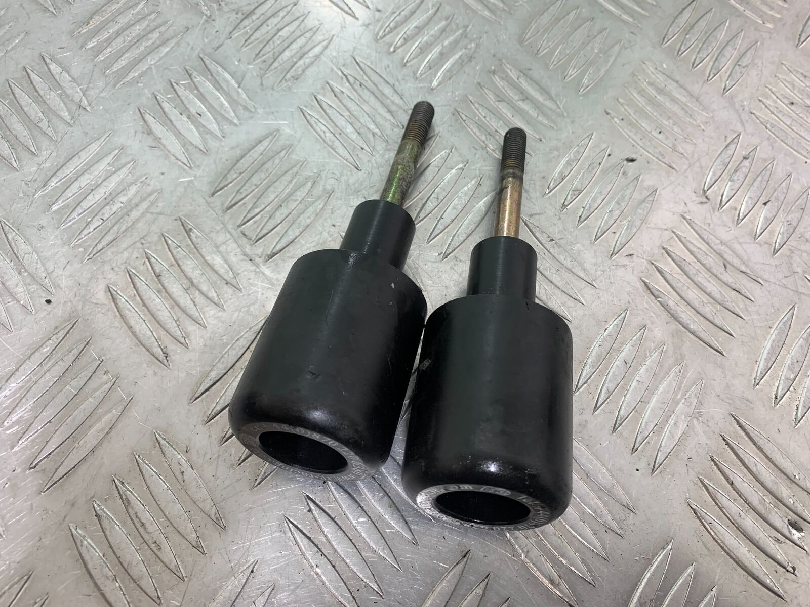 HONDA CBR1100 BLACKBIRD CRASH BOBBINS  YEAR 1999-2005  (CMB1103)