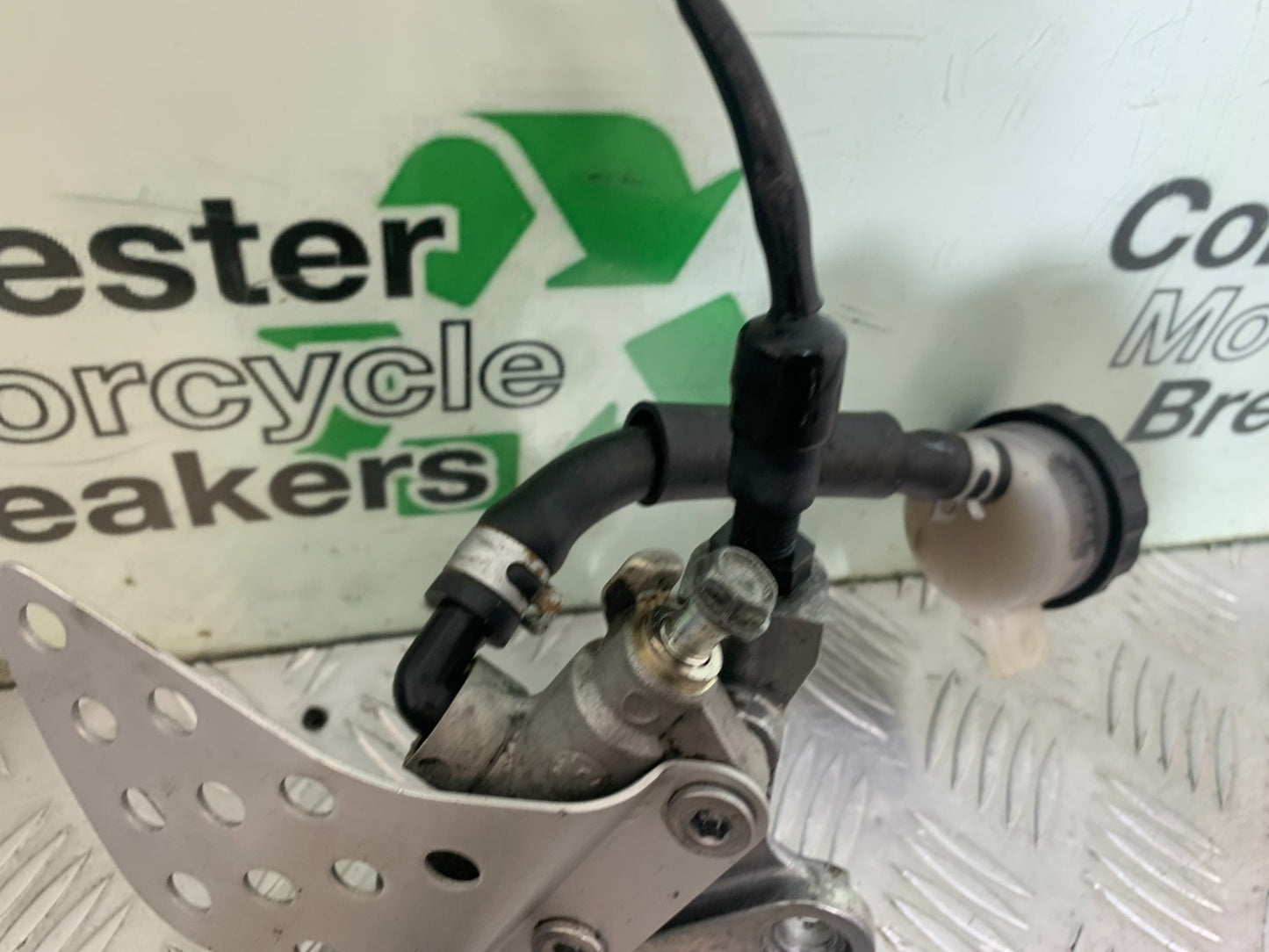 KAWASAKI ZX9R ZX9 R FRONT RIGHT HANGER YEAR 1998-1999 (CMB1329)