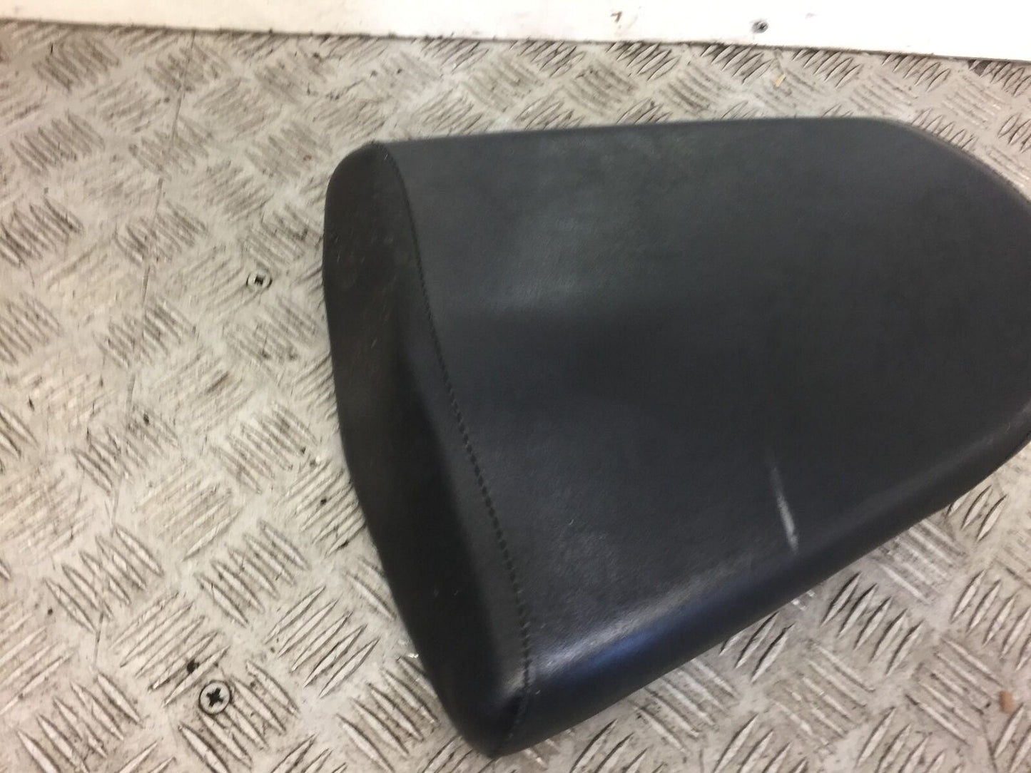 HONDA CBR125 CBR 125 REAR SEAT   YEAR 2011-2017 (STOCK 334)
