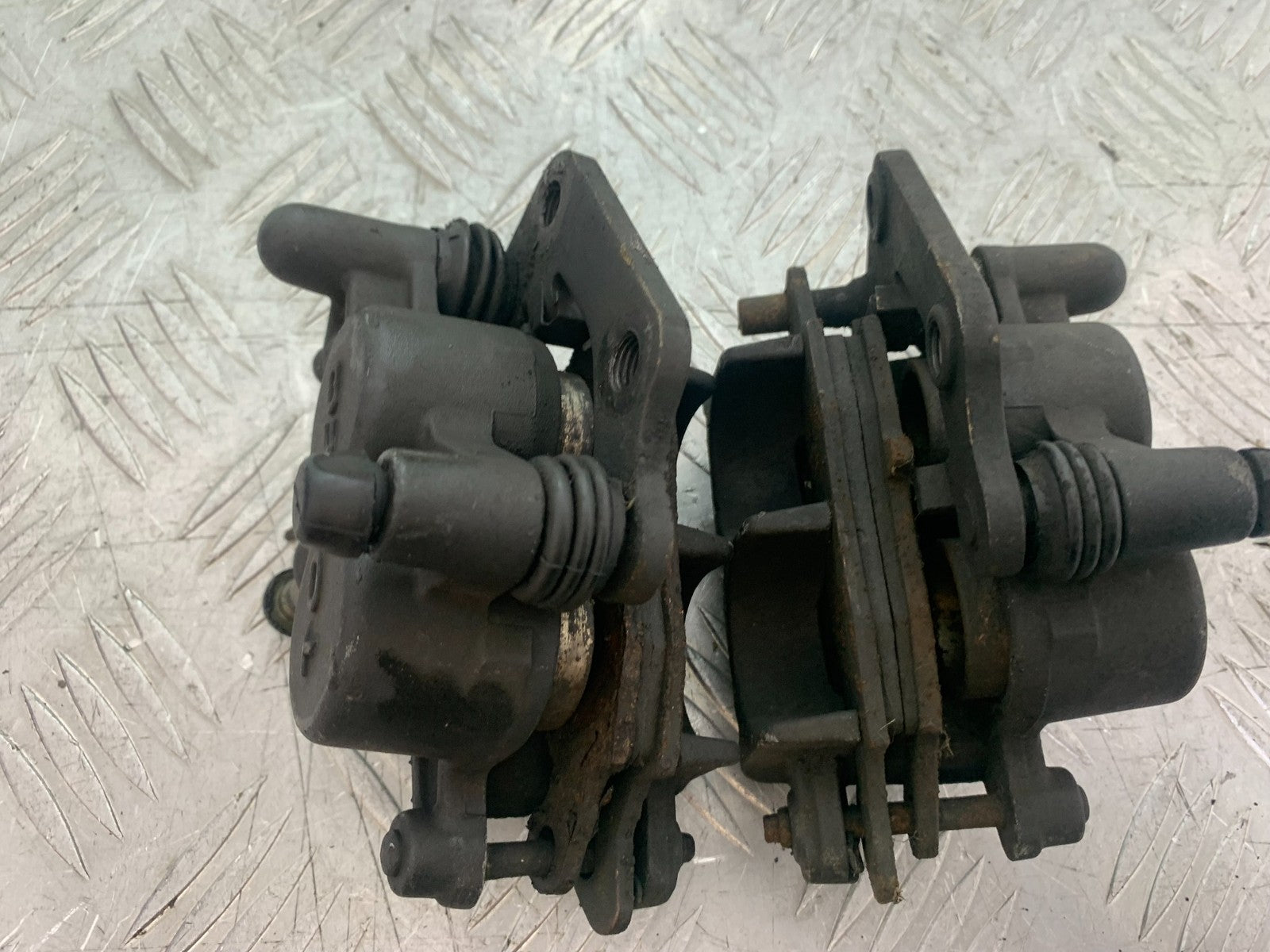KAWASAKI Z750 Z 750 FRONT BRAKE CALIPERS YEAR 2004-2006  (CMB1234)