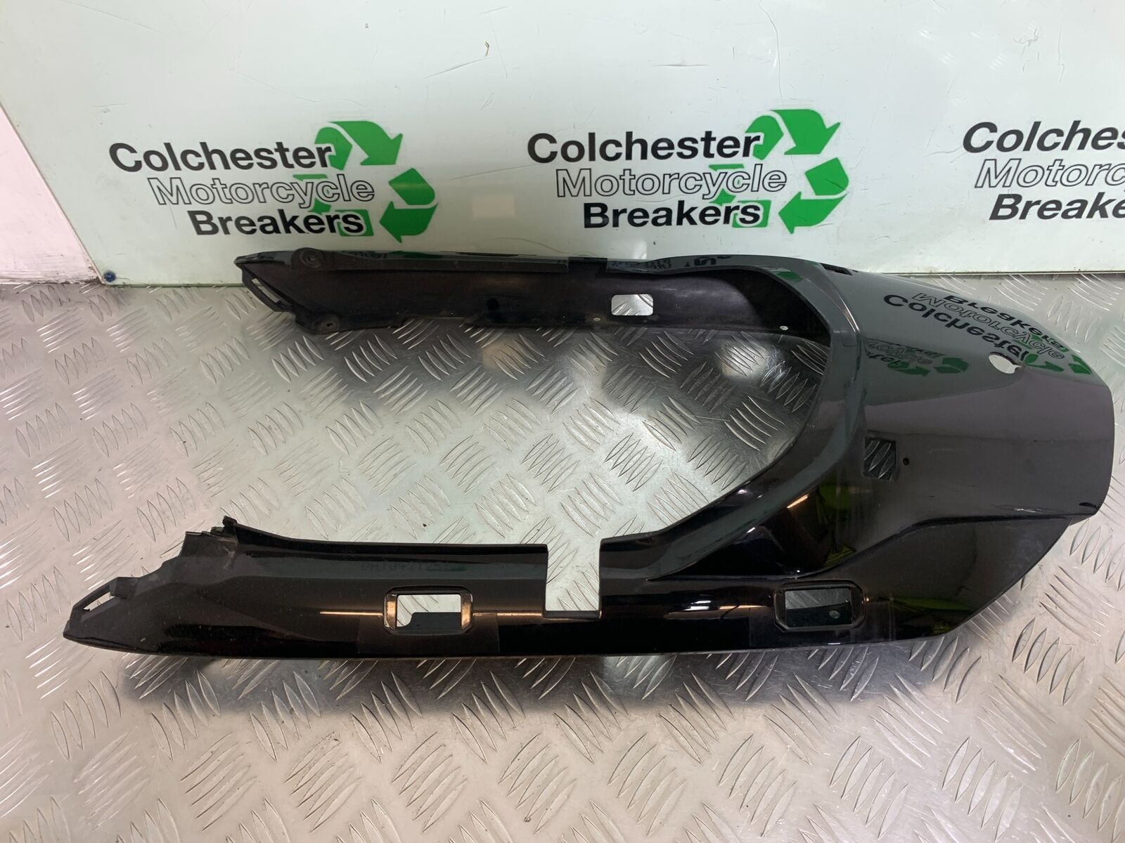 YAMAHA FJR1300 FJR 1300 TAIL PIECE  YEAR 2001-05 (CMB1005)