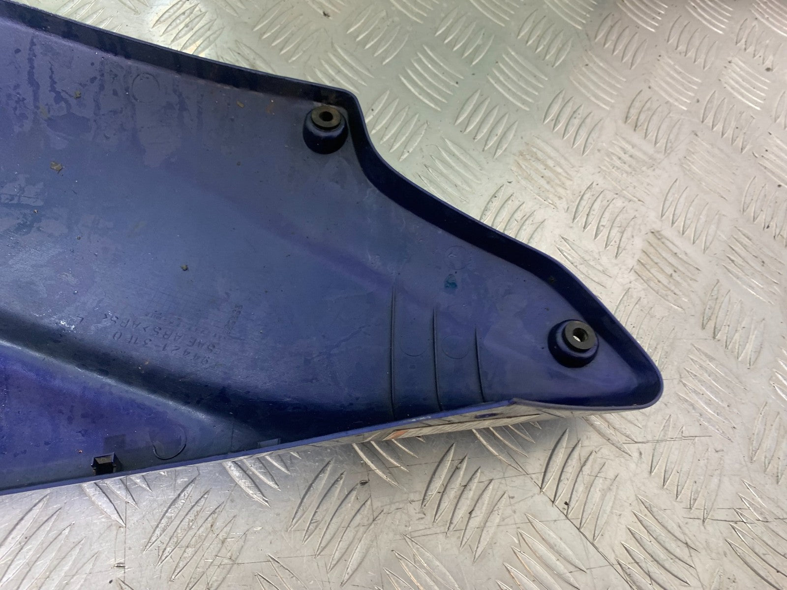 SUZUKI GSF600 GSF 600 BANDIT LEFT FAIRING PANEL  2000-2004 (CMB1269)