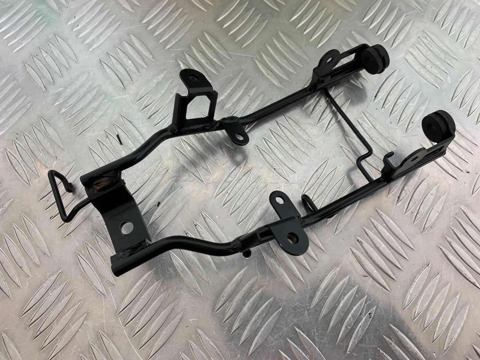 YAMAHA MT 125 MT125 HEADLIGHT BRACKET YEAR 2021-2024 ABS (CMB1010)