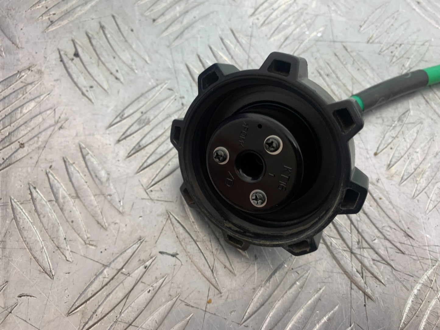 KAWASAKI KXF450 KXF 450 PETROL CAP YEAR 2013 CMB1217)