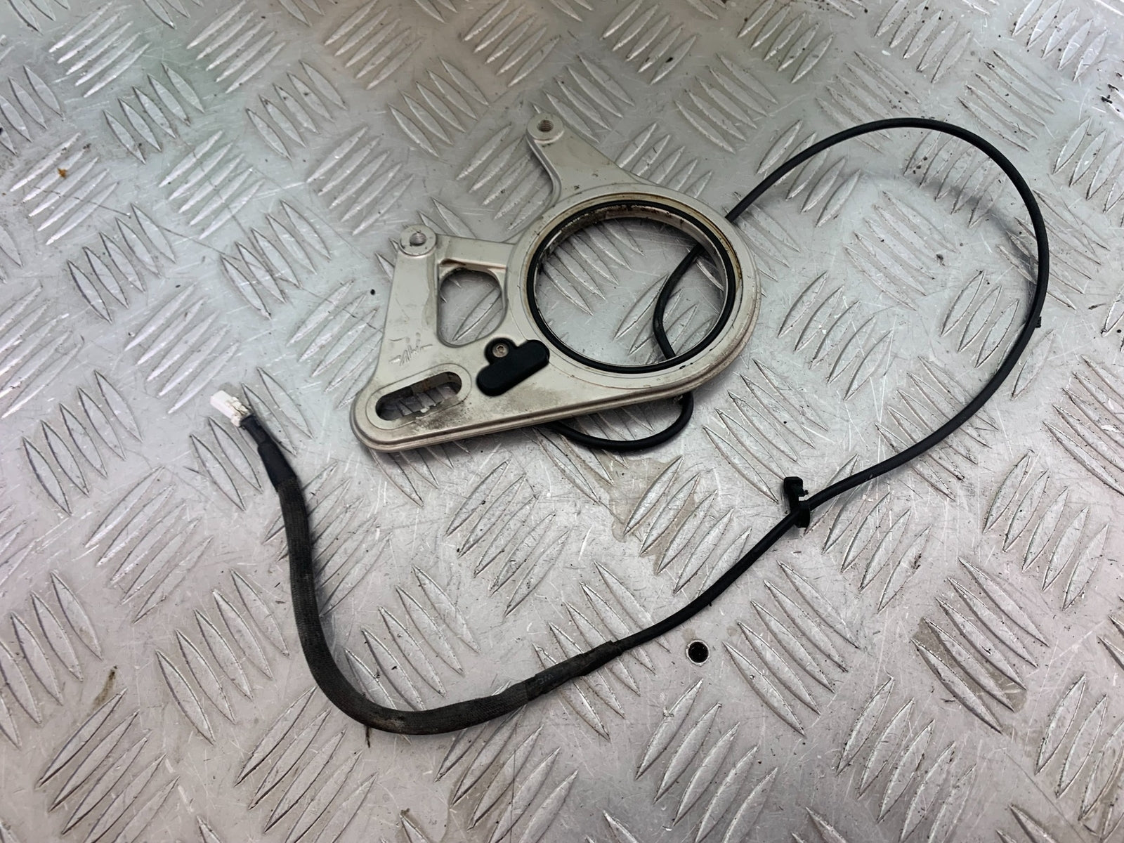 MV AGUSTA 800 F3 REAR ABS SENSOR AND BRACKET   YEAR 2013-2016 (CMB1152)