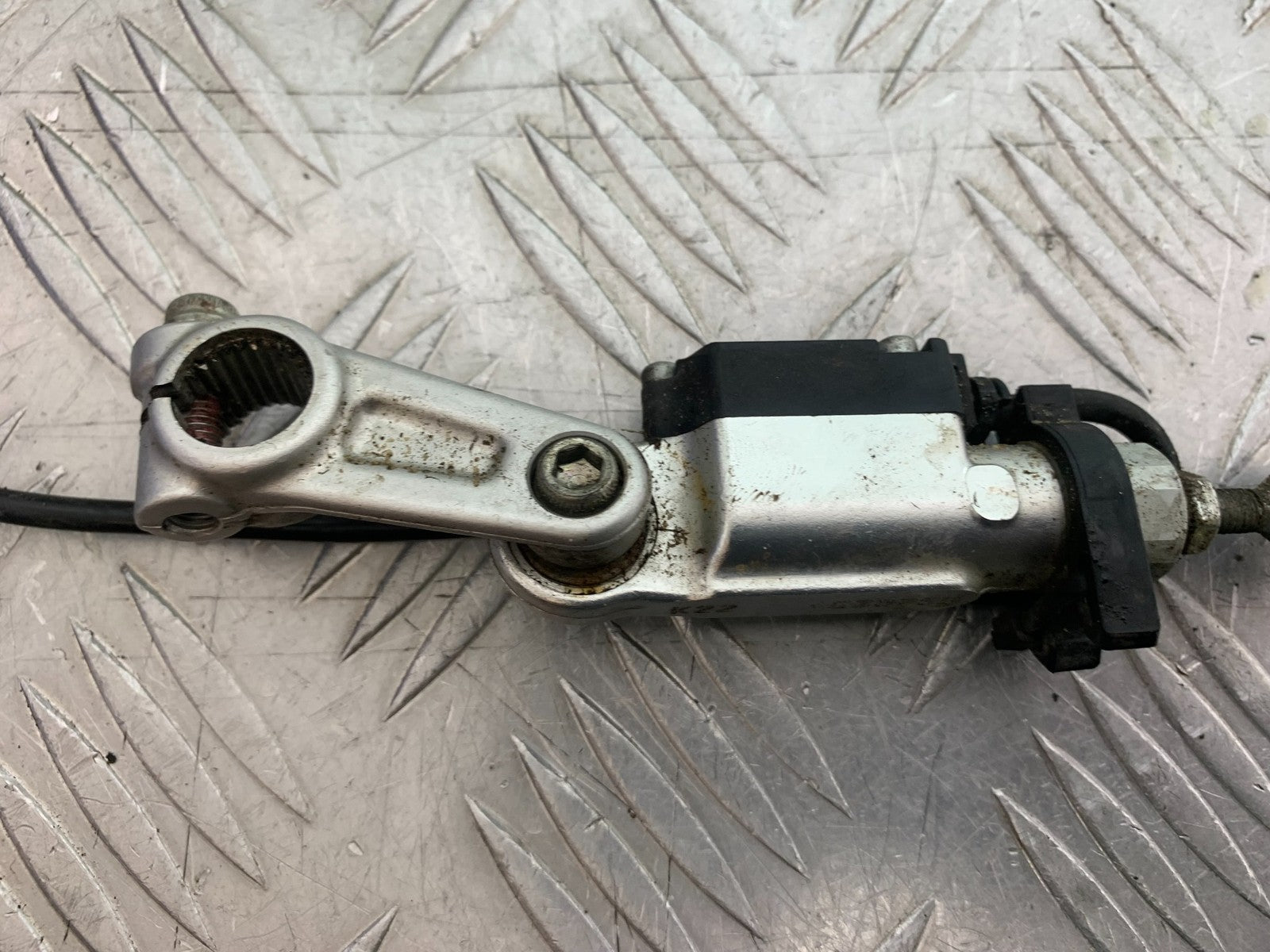 DUCATI 937 MONSTER QUICK SHIFTER    YEAR 2021-2024 (CMB1270)