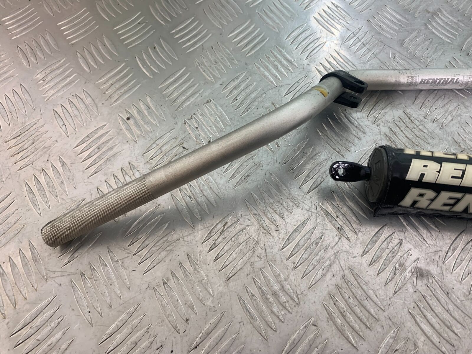 YAMAHA XT125 X XT 125 X RENTHAL HANDLEBARS  2005-2011 (CMB1097)