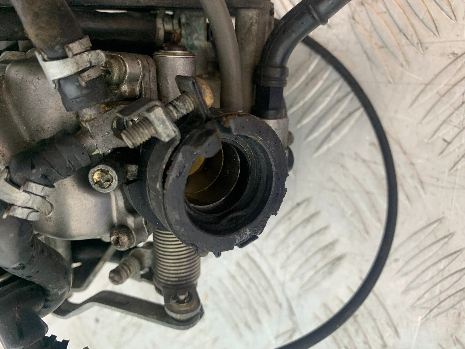 HONDA XL125 VARADERO CARBS   YEAR 2001-2006  (CMB1210)
