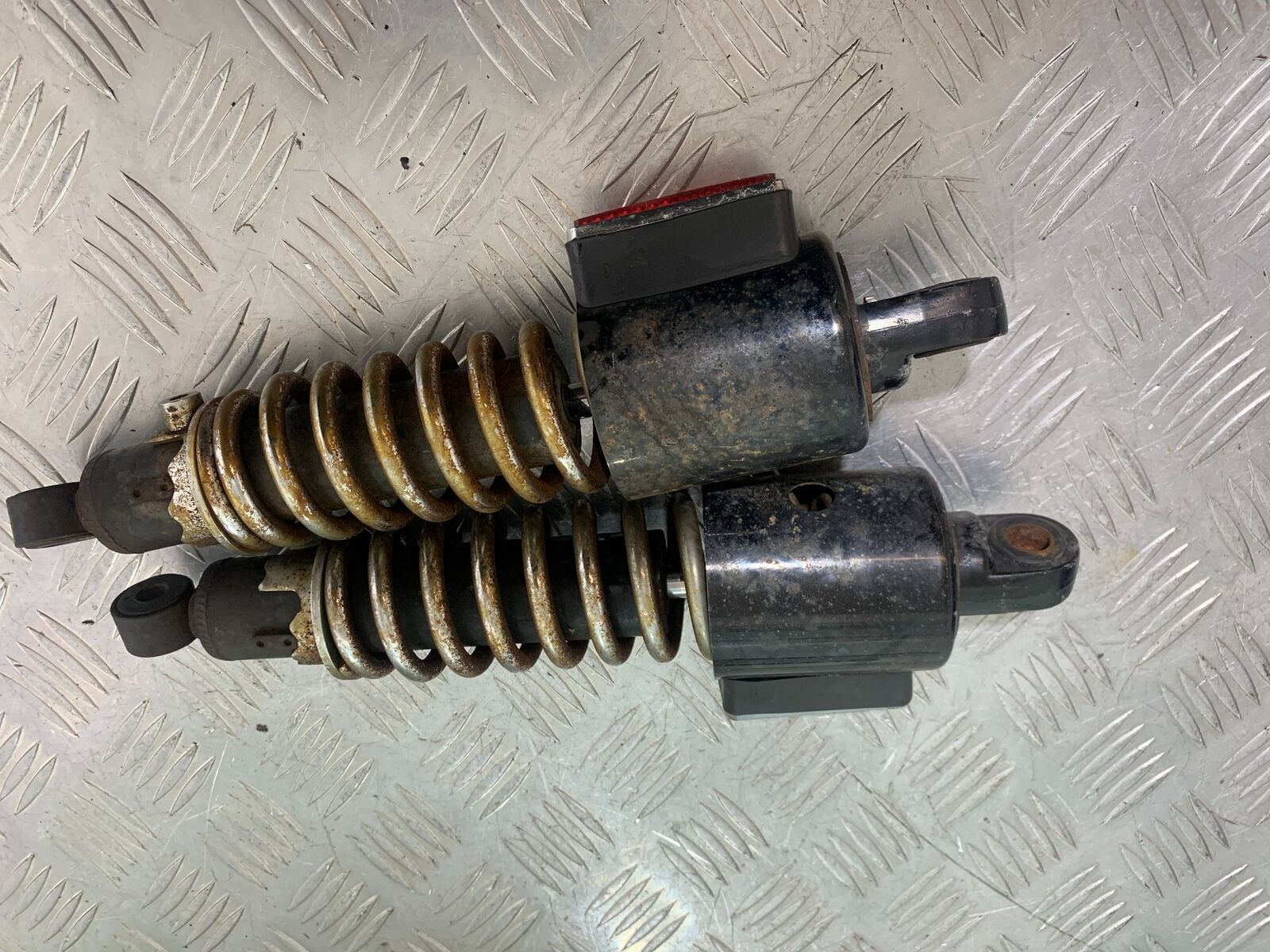 YAMAHA XS1100 MIDNIGHT SPECIAL REAR SHOCKS  YEAR 1980-1982 (CMB1122)