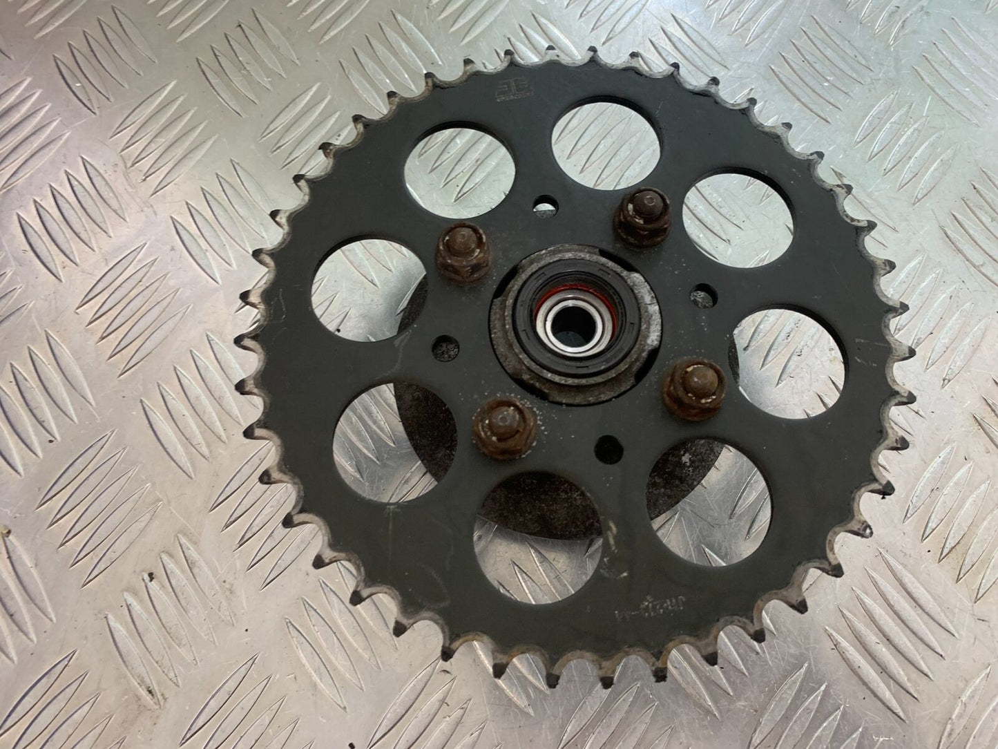 HONDA XL125 VARADERO REAR SPROCKET CARRIER YEAR 2007-2013 (CMB1019)