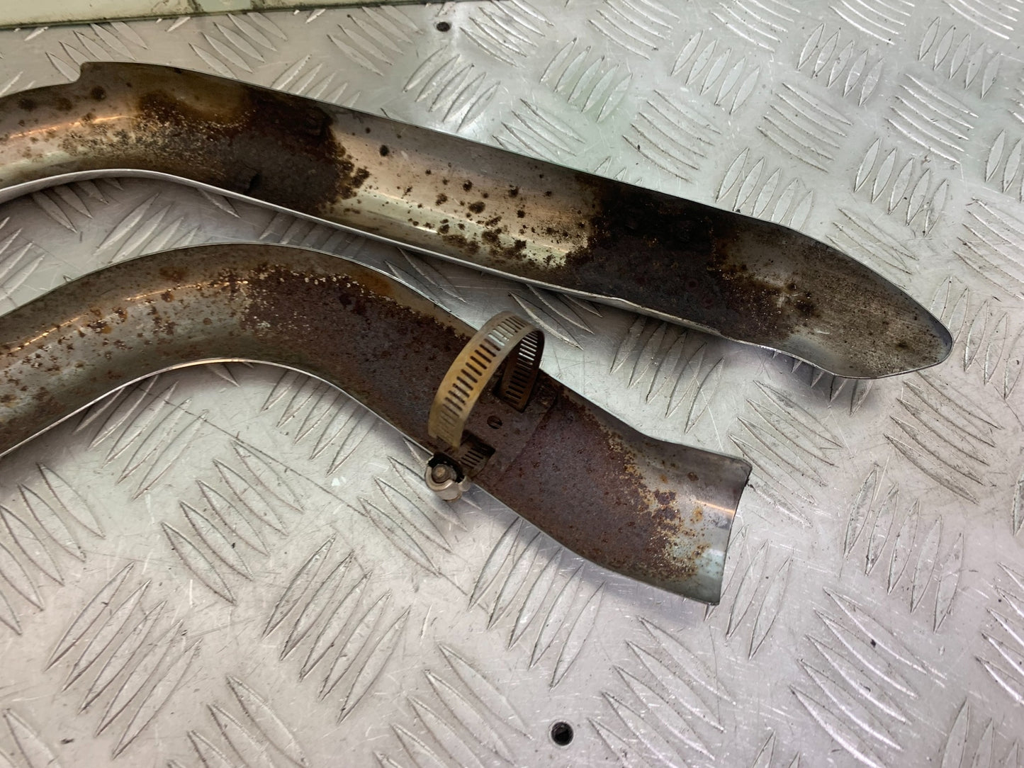 HARLEY DAVIDSON FXS  BLACKLINE 1585 EXHAUST SHIELDS YEAR 2012 (CMB1147)