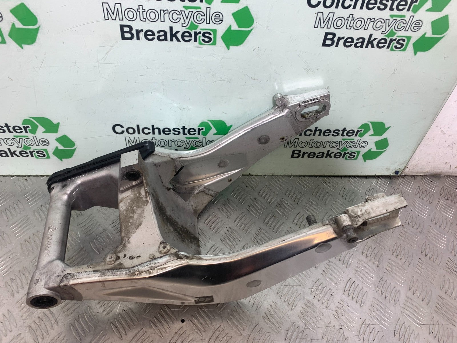 APRILIA RSV1000 R FACTORY MILLE SWINGARM  2004-09 (CMB1203)