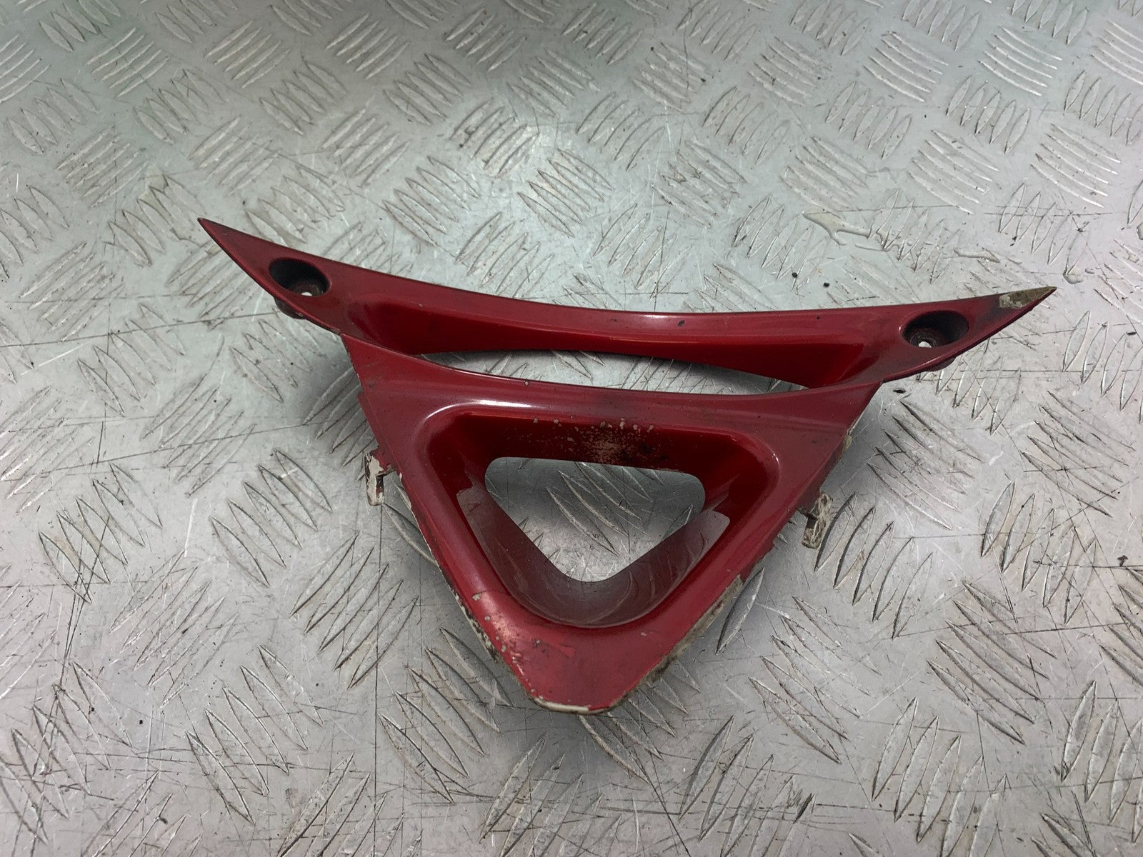 YAMAHA YZF1000 THUNDERACE FAIRING V-PIECE  YEAR 1997-2000 (CMB1204)