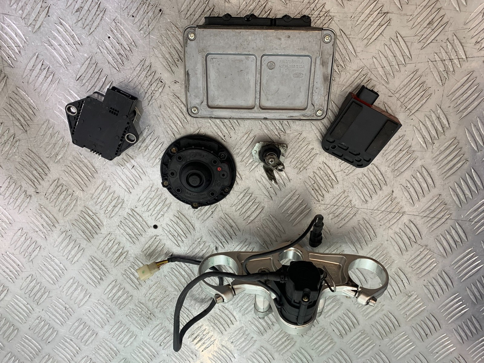 APRILIA TUONO 1000 V4R ECU LOCKS KEYS  YEAR 2011-13  (CMB1316)