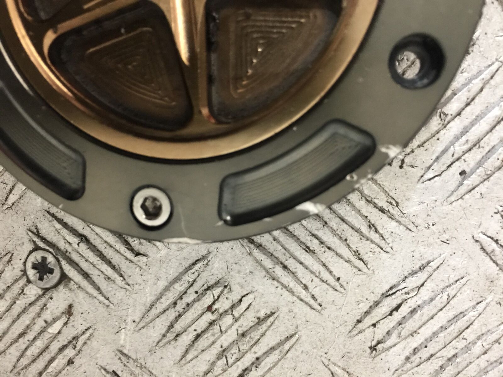 KAWASAKI ZX6R PETROL CAP  YEAR 2009-2012  (STOCK 897)