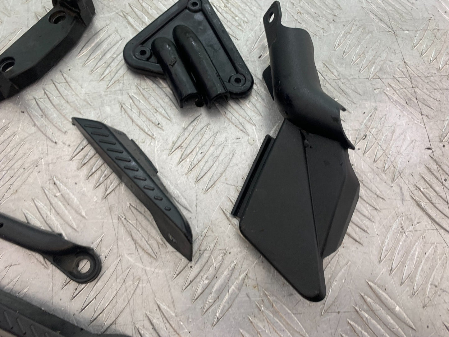 APRILIA SL750 SL 750 SHIVER INFILL COVERS   YEAR 2008-2016 (CMB1242)