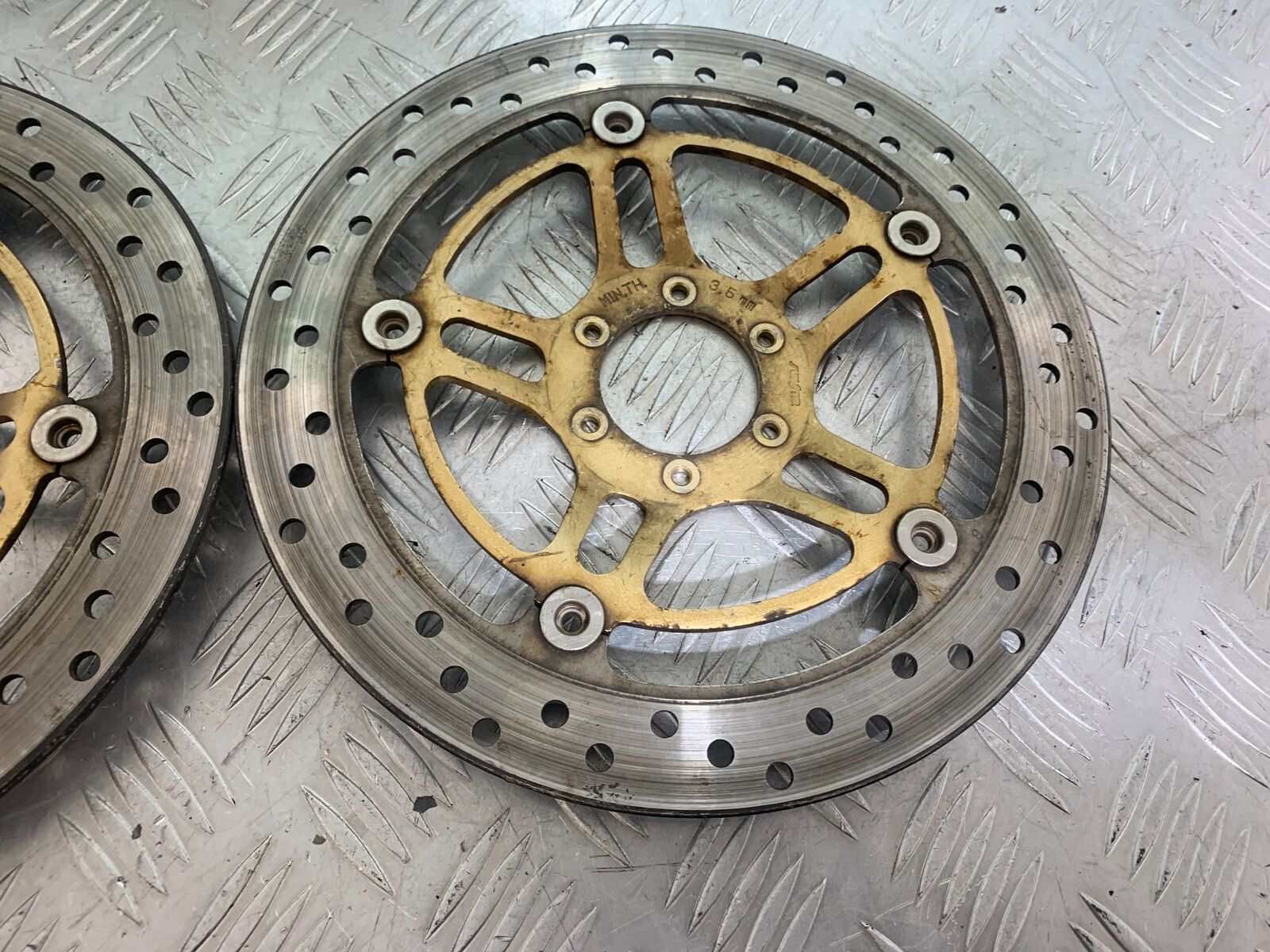 HONDA CB600 CB 600 HORNET FRONT BRAKE DISCS  YEAR 1998 -2002 (CMB1126)