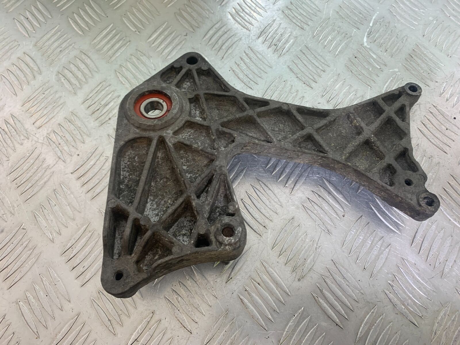 PIAGGIO VESPA GTS 300 EXHAUST BRACKET  YEAR 2010 (CMB1062)