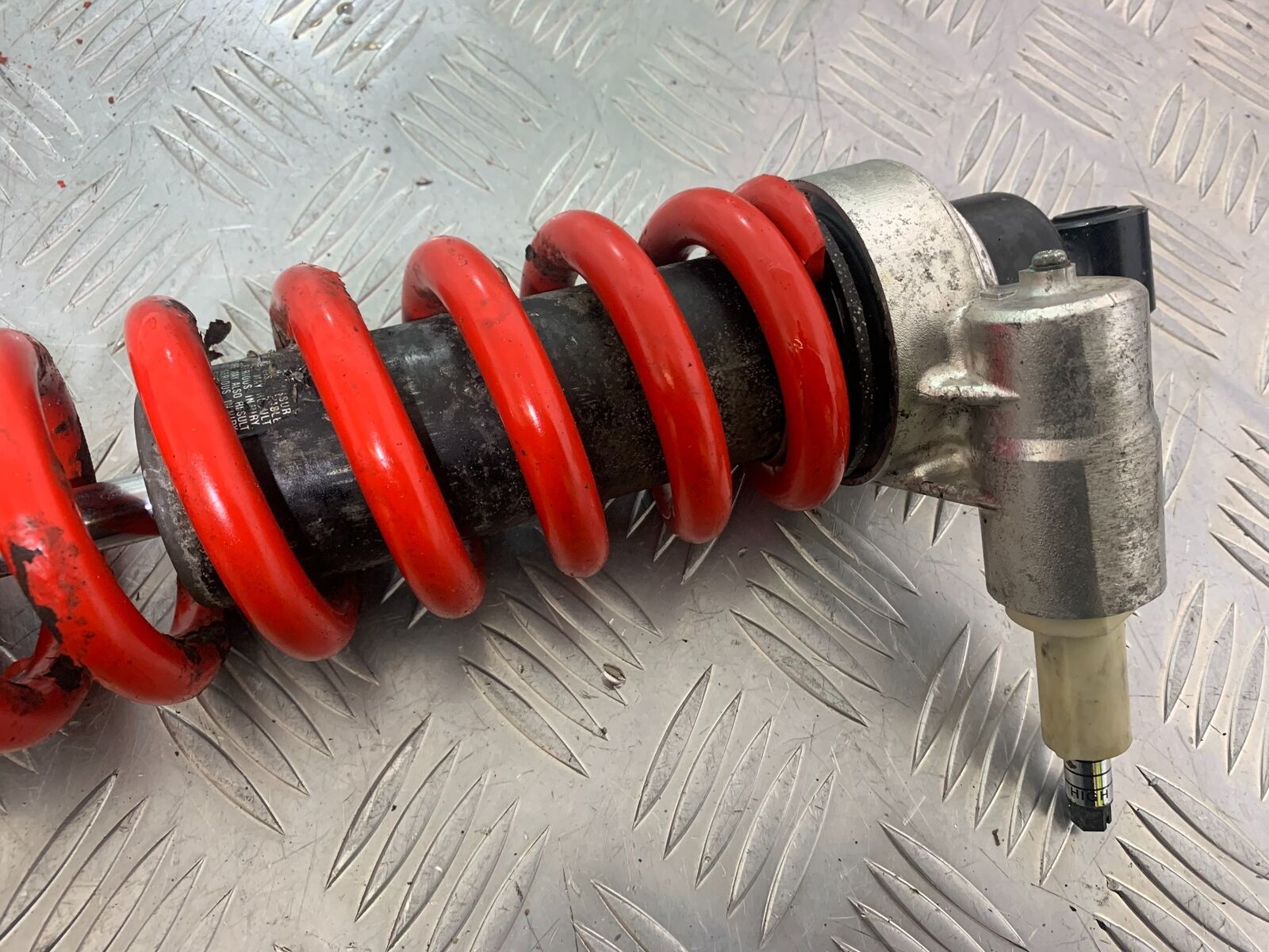 TRIUMPH 955i SPRINT ST REAR SHOCK  YEAR 1999-2004 (CMB1124)
