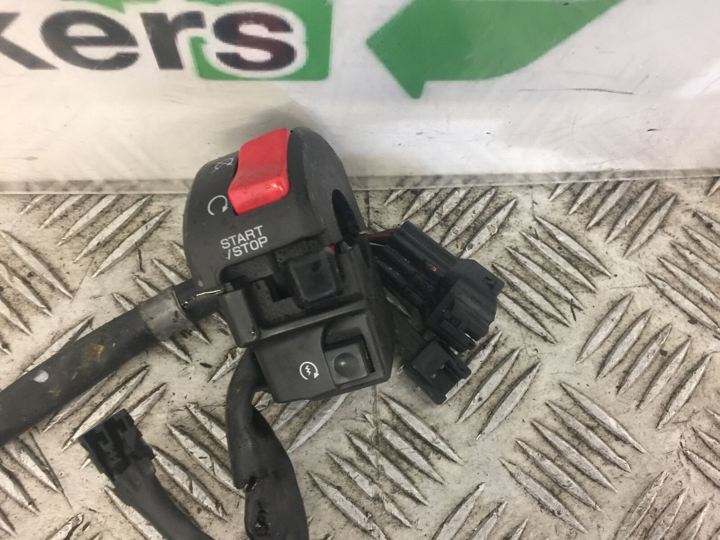 KAWASAKI ZX6R ZX6 R P7F P8F RIGHT SWITCH GEAR  YEAR 2007 2008