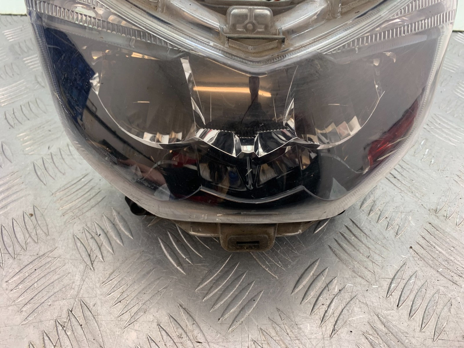 YAMAHA XMAX 125 XMAX-125 HEADLIGHT   YEAR 2015-2020  (CMB1266)