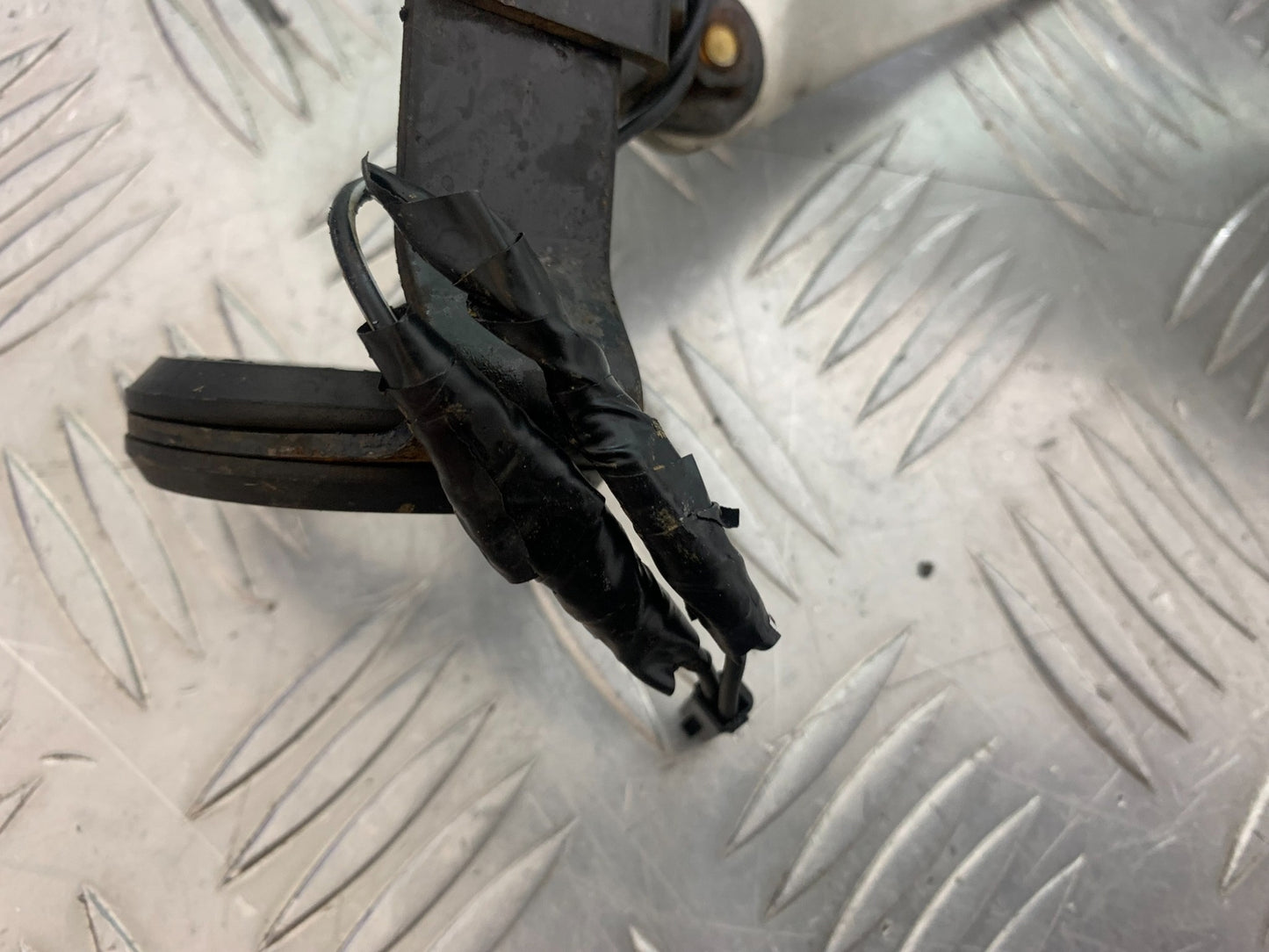 SUZUKI GSF1200  GSF 1200 BANDIT HEADLIGHT BRACKETS  YEAR 1997-2000 (CMB1149)