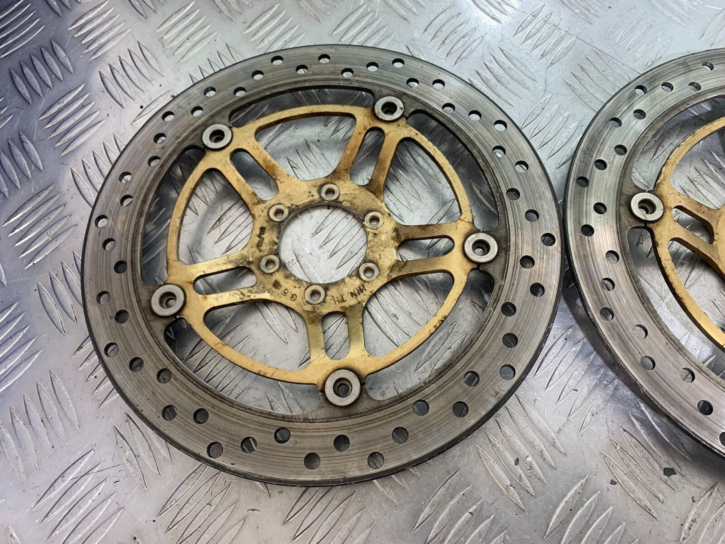 HONDA CB600 CB 600 HORNET FRONT BRAKE DISCS  YEAR 1998 -2002 (CMB1126)