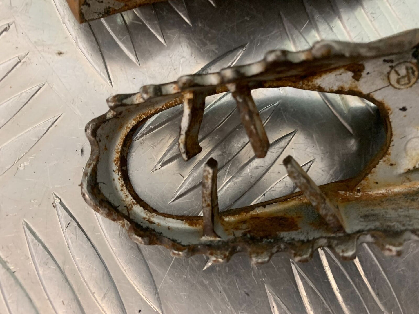 KAWASAKI KX85 KX 85 FRONT PEGS  YEAR 2004 (STOCK 985)