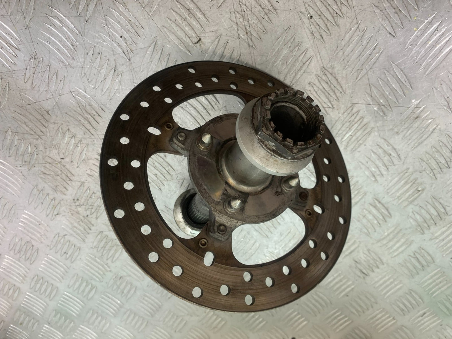 DUCATI 848 REAR DISC AND SPINDLE  YEAR 2008-2010 (CMB1323)
