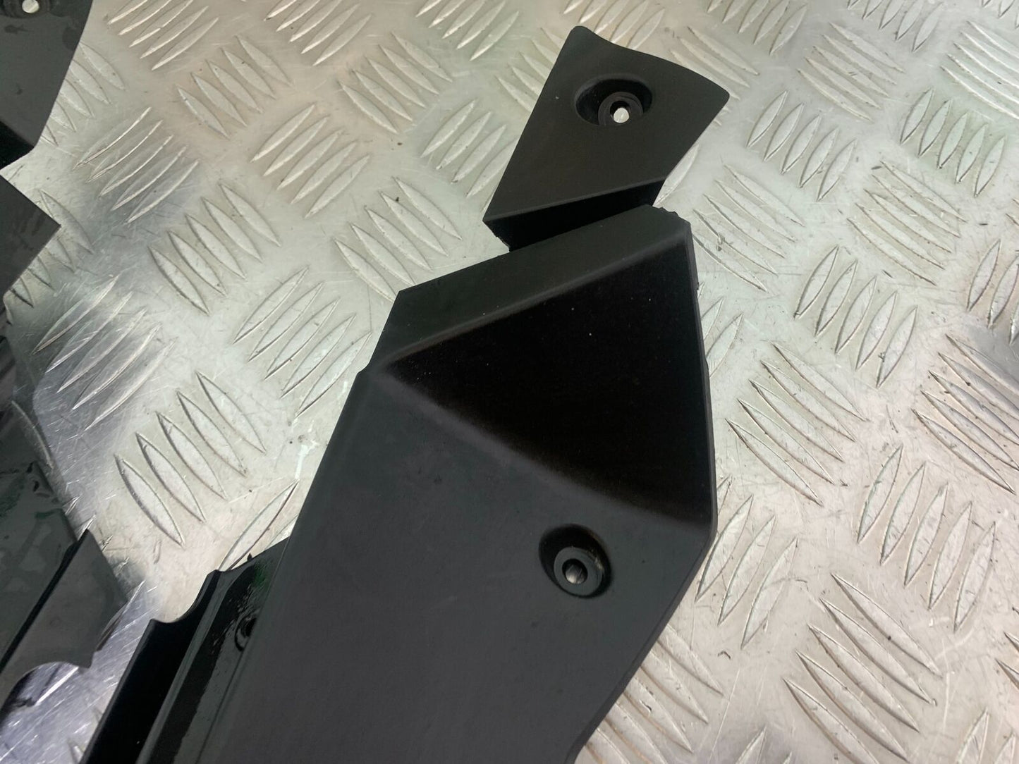 TRIUMPH TIGER 800 INNER INFILLS PANELS  YEAR 2011-2014 (CMB1113)