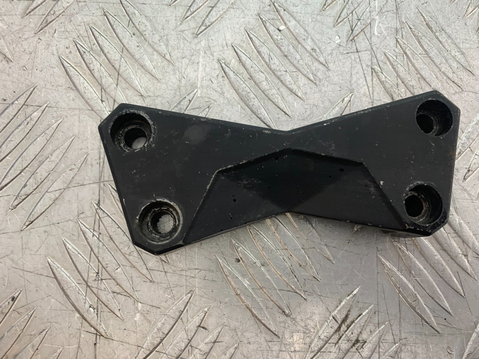 KAWASAKI Z750 Z 750 HANDLEBAR CLAMP   YEAR 2004-2006  (CMB1234)