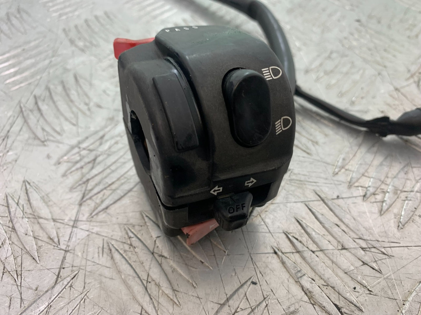 TRIUMPH 1050 SPRINT GT LEFT SWITCH GEAR  YEAR 2010-2016 (CMB1250)