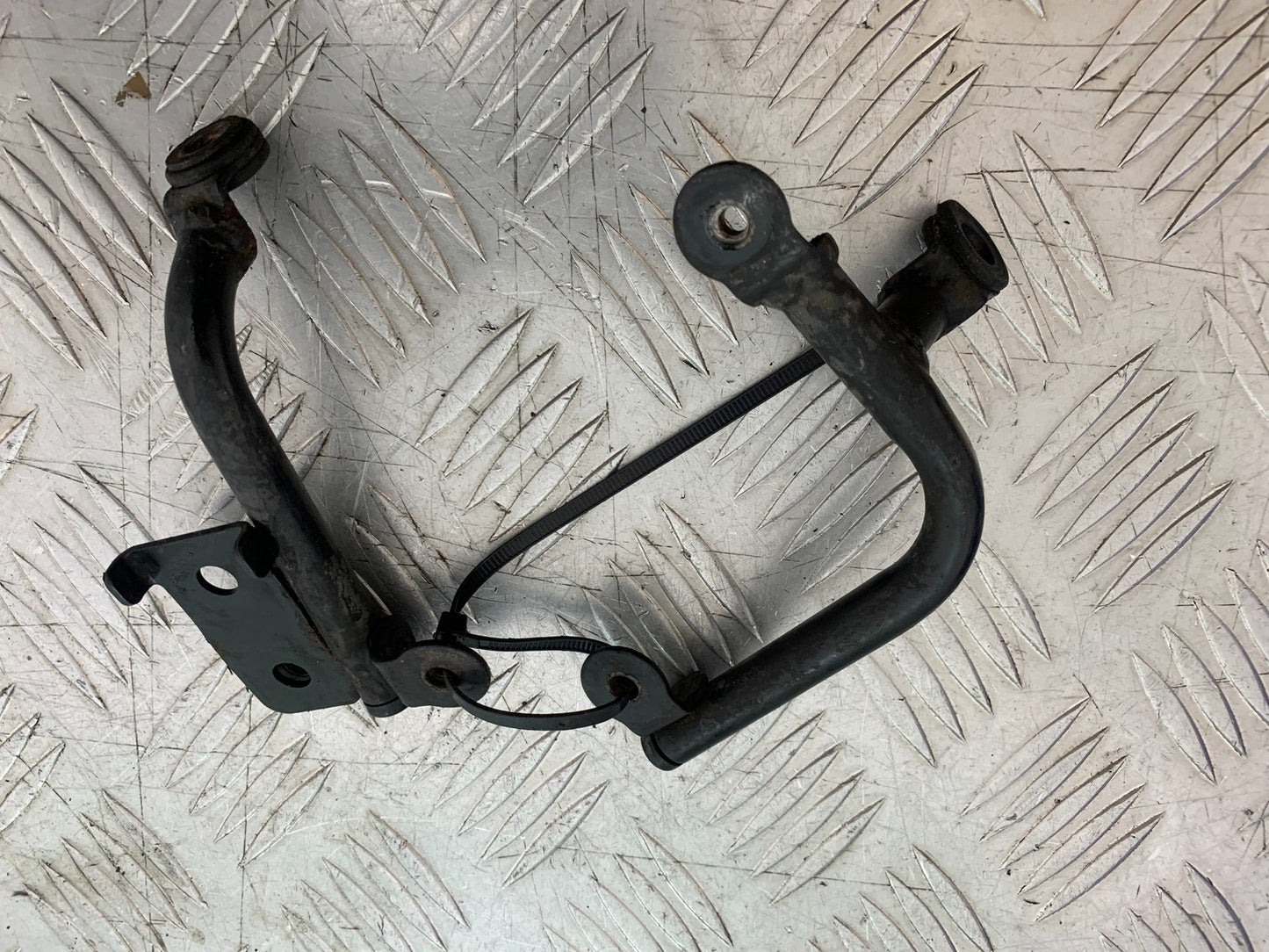 TRIUMPH SPEED TRIPLE R 1050 OIL COOLER BRACKETS  2009 (CMB1183)
