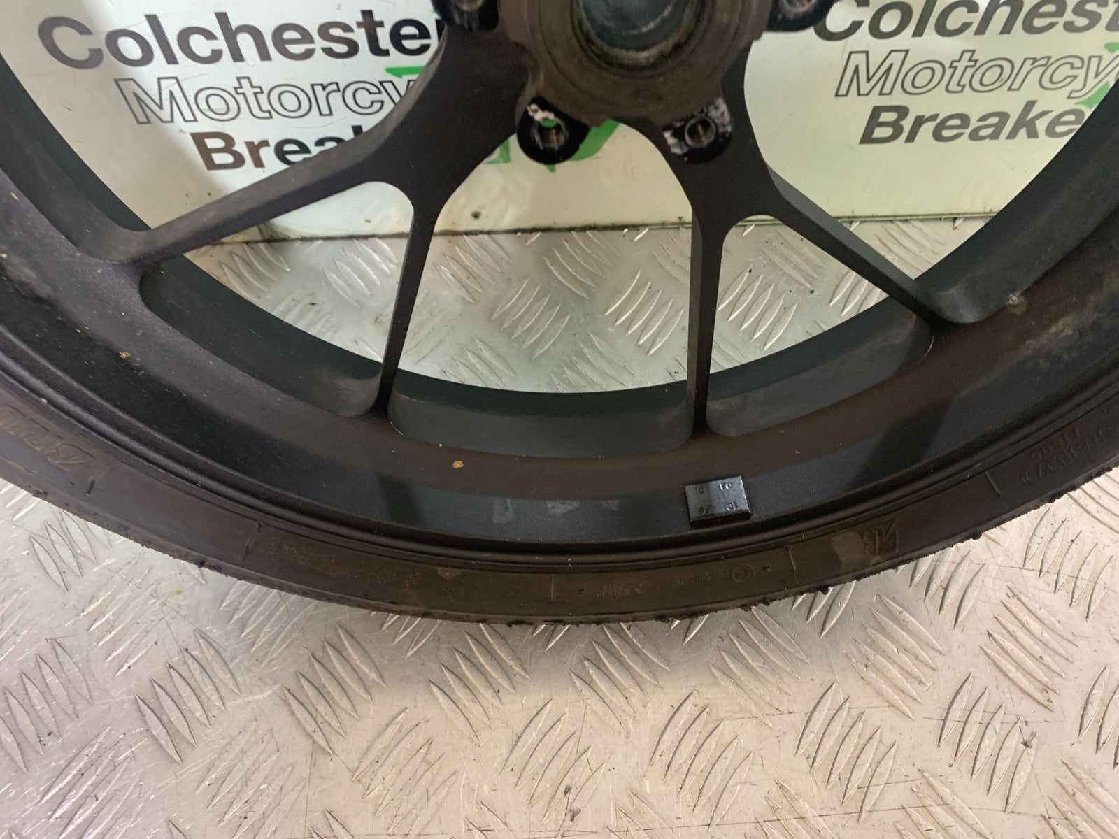 APRILIA RSV4 FACTORY FRONT WHEEL  YEAR 2009-2012 (CMB1224)