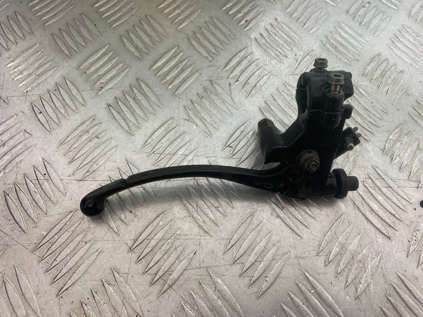 BENELLI BN125 BN 125 CLUTCH LEVER AND BRACKET  YEAR 2018-2021 (CMB1245)